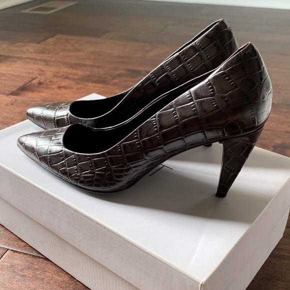 LOFT Laurie Black/Brown Pointy-Toe Croc Embossed Leather Pump Heels Size 6.5 - Picture 7 of 16